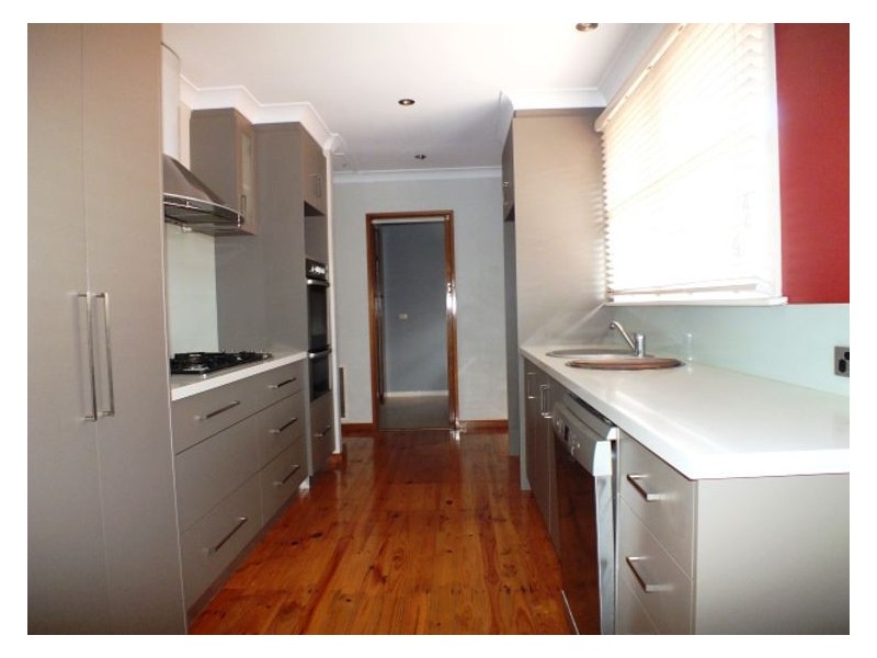 18 Elliott Street, Lake Wendouree VIC 3350