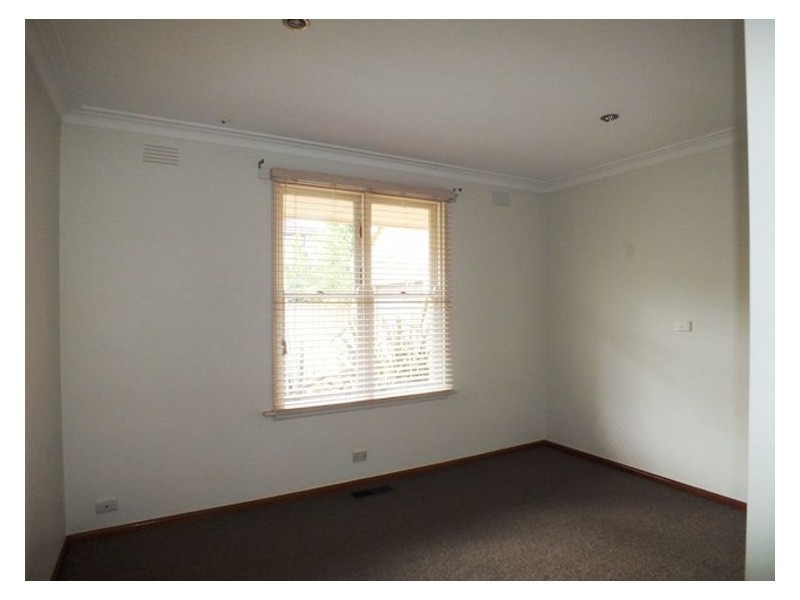 18 Elliott Street, Lake Wendouree VIC 3350