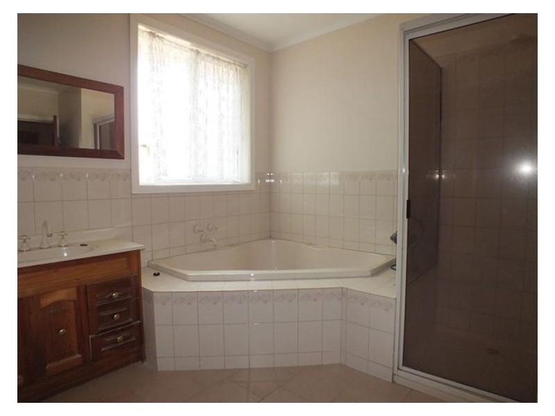 20 Park Road, Beaufort VIC 3373