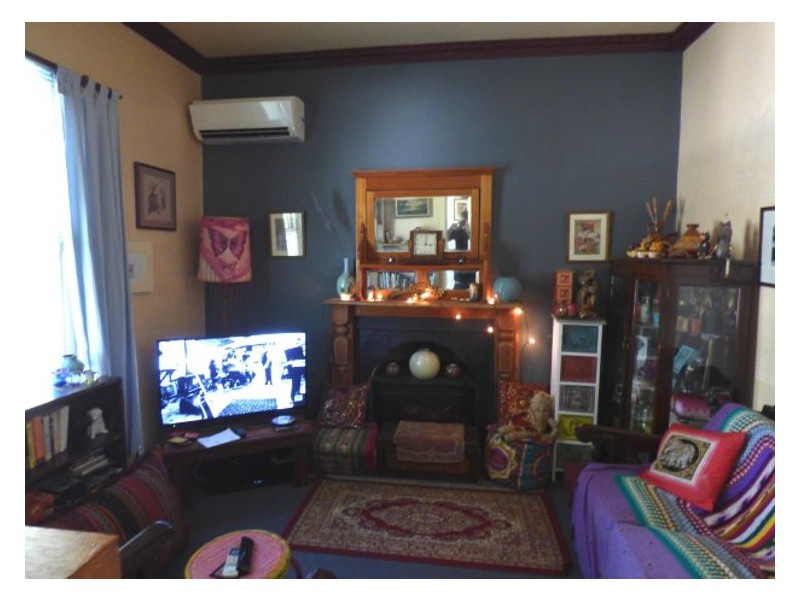 19 Warburton Street, Beaufort VIC 3373