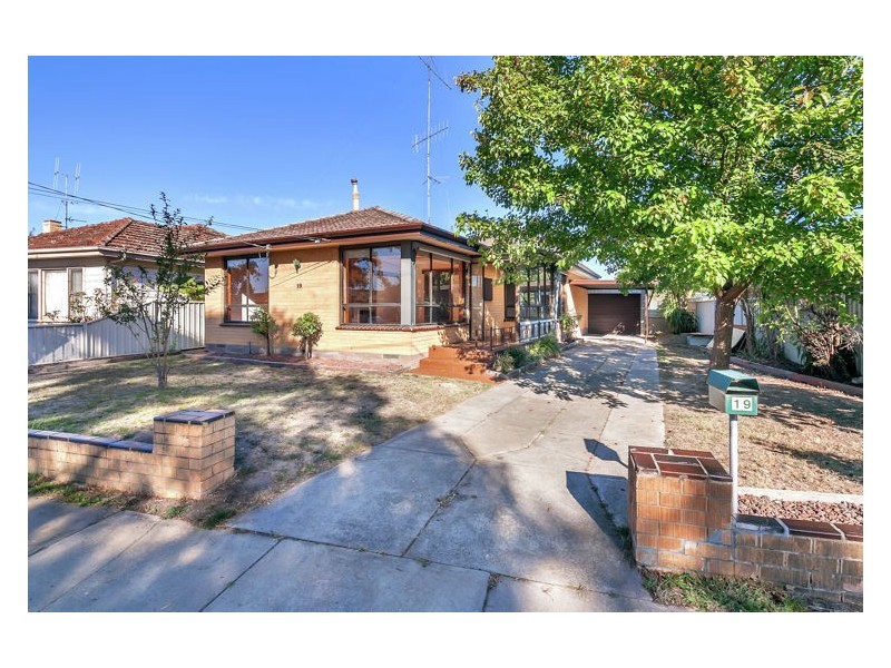 19 Mauger Street, Wendouree VIC 3355