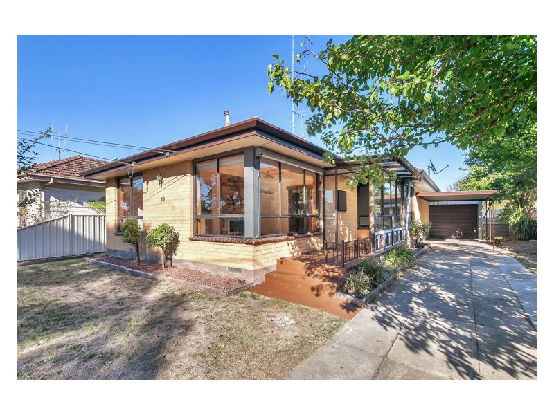 19 Mauger Street, Wendouree VIC 3355