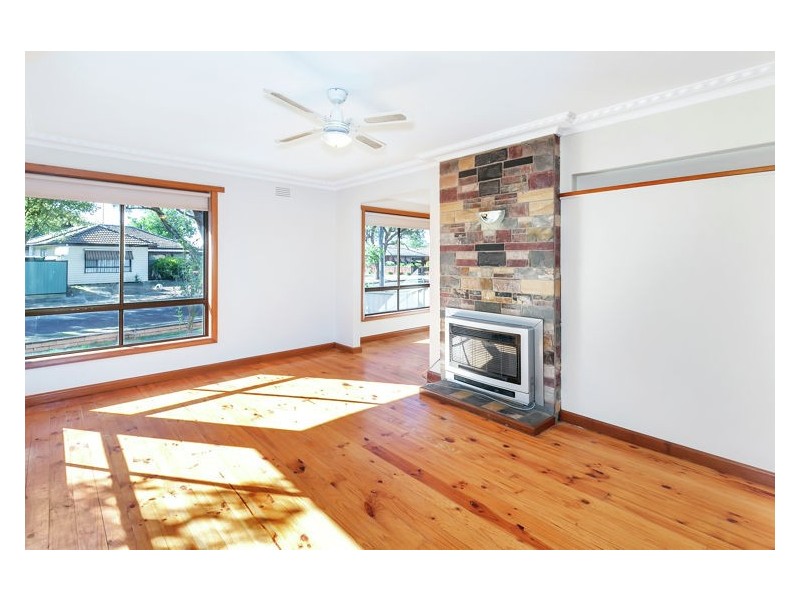 19 Mauger Street, Wendouree VIC 3355