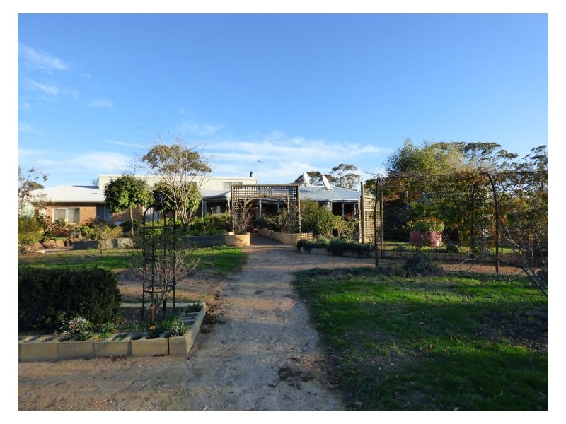 59 Simpsons Lane, Clunes VIC 3370