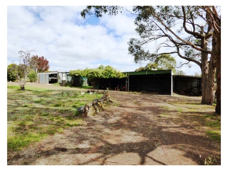 22 Gray Street, Lismore VIC 3324