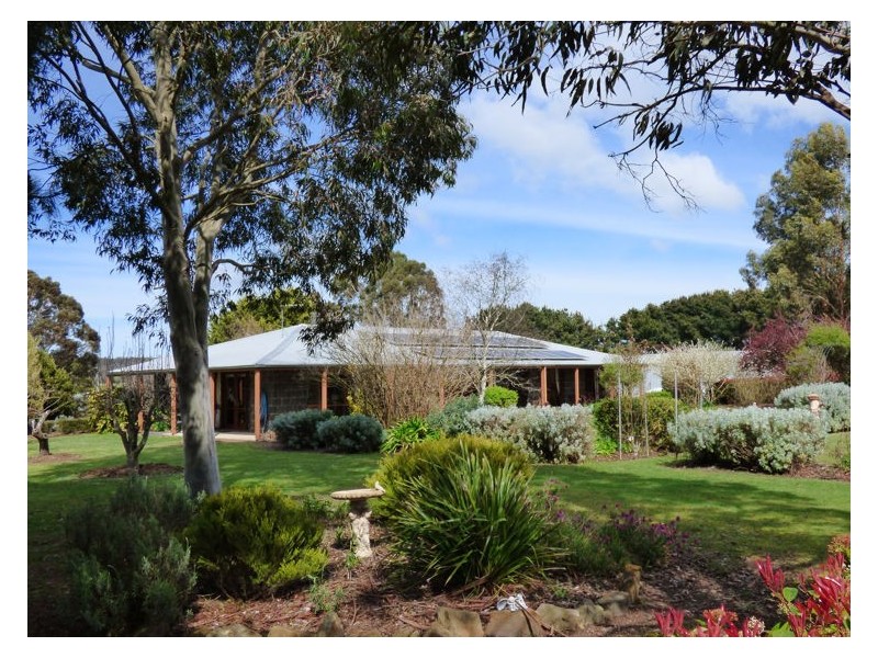 73 Rileys Road, Snake Valley VIC 3351