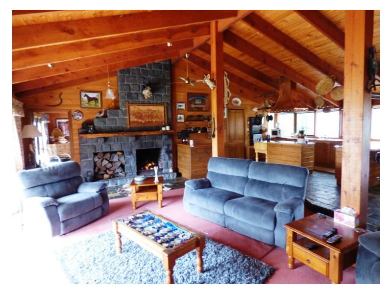 73 Rileys Road, Snake Valley VIC 3351