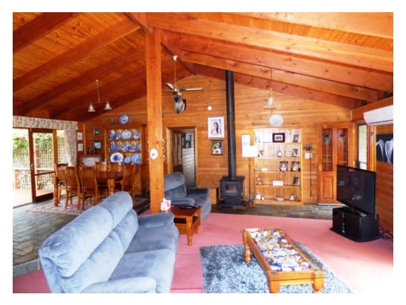 73 Rileys Road, Snake Valley VIC 3351