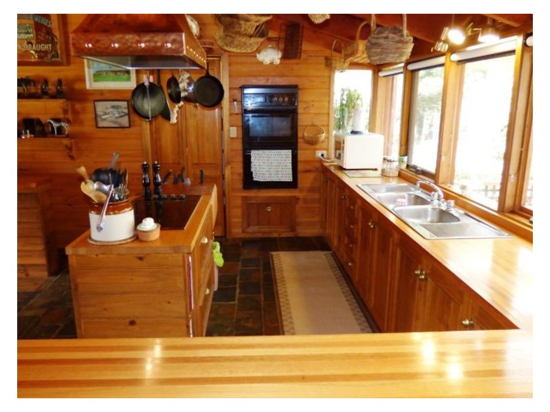 73 Rileys Road, Snake Valley VIC 3351