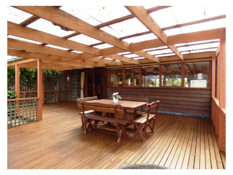 73 Rileys Road, Snake Valley VIC 3351