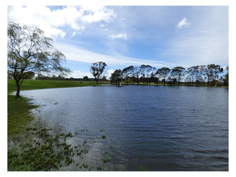 73 Rileys Road, Snake Valley VIC 3351