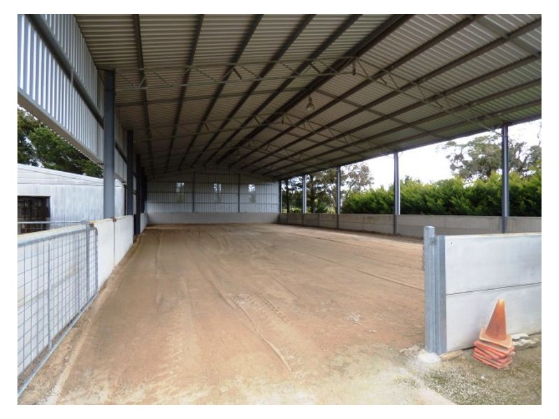 73 Rileys Road, Snake Valley VIC 3351