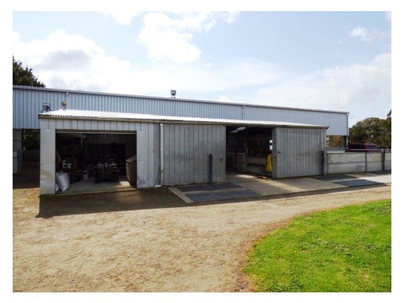 73 Rileys Road, Snake Valley VIC 3351