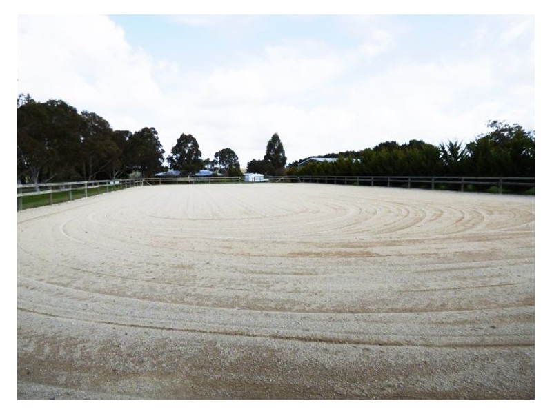 73 Rileys Road, Snake Valley VIC 3351