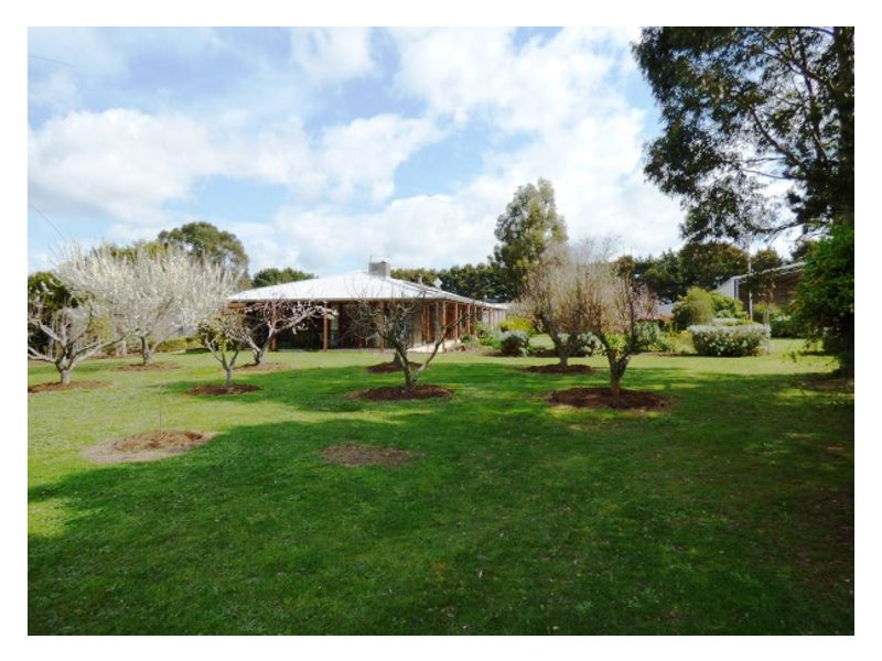 73 Rileys Road, Snake Valley VIC 3351