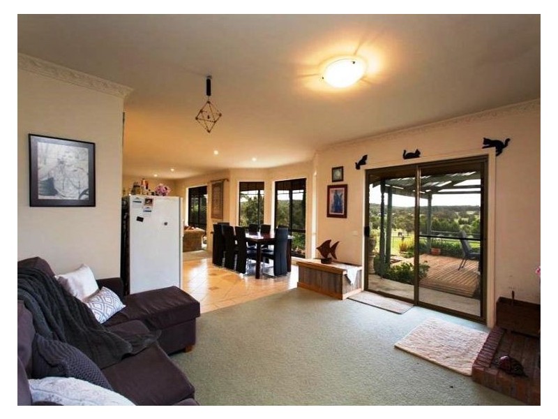 23 State Forest Road, Ross Creek VIC 3351