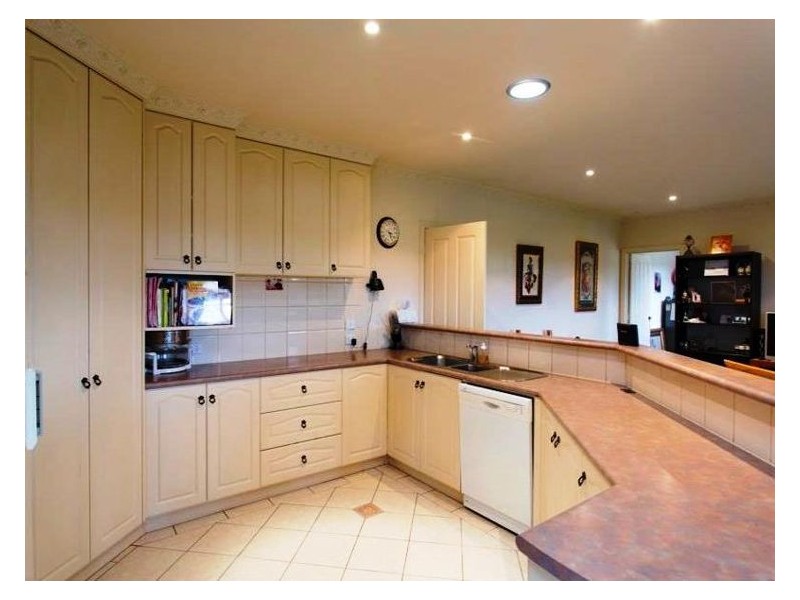 23 State Forest Road, Ross Creek VIC 3351