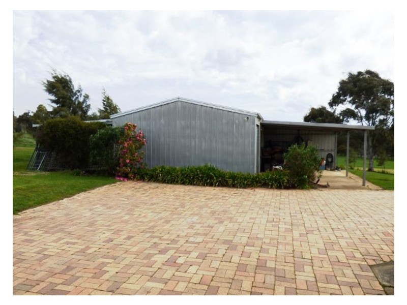 23 State Forest Road, Ross Creek VIC 3351