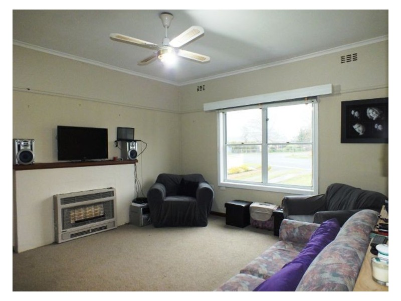 23 Yarrowee Street, Sebastopol VIC 3356