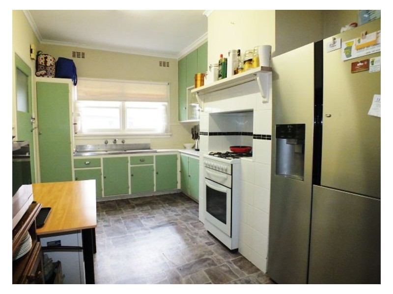 23 Yarrowee Street, Sebastopol VIC 3356