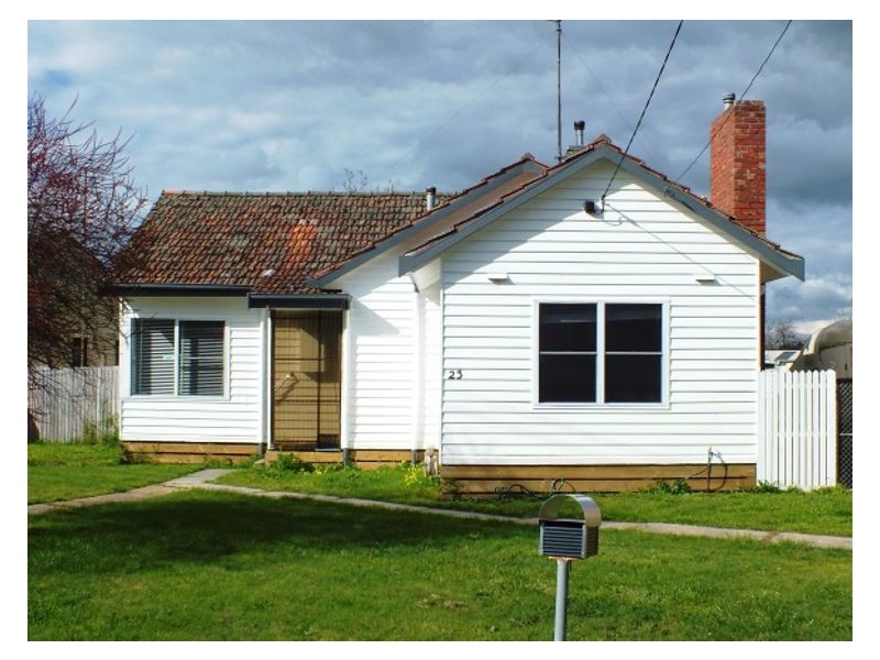 23 Yarrowee Street, Sebastopol VIC 3356