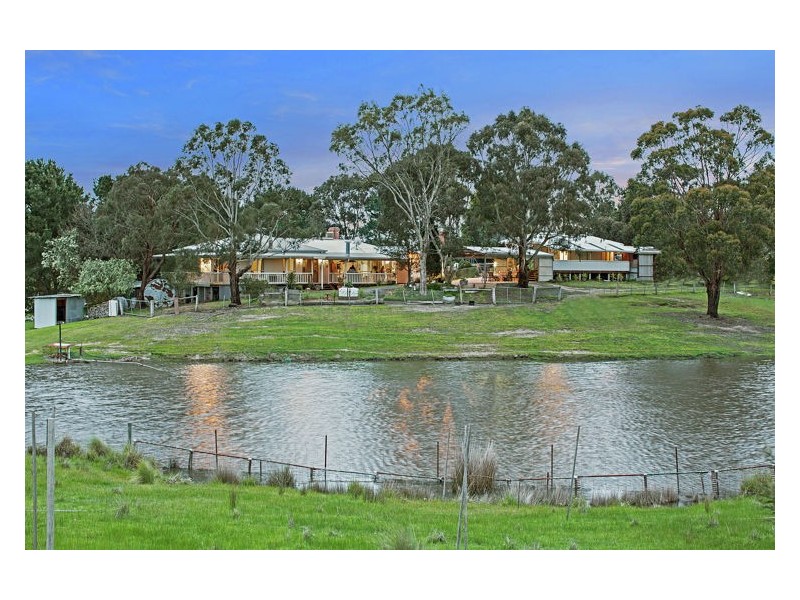 100 M Quigleys Lane, Beremboke VIC 3342