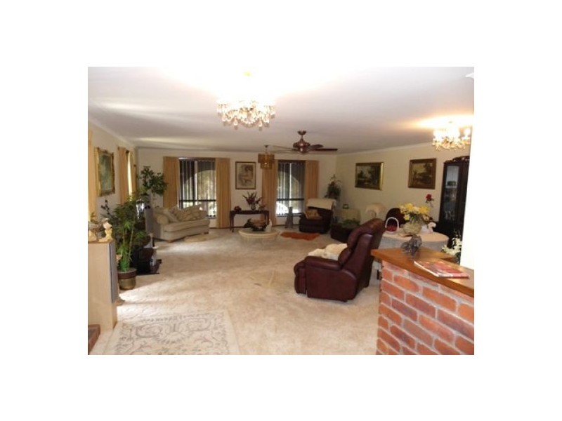 215 Ballarat, Creswick VIC 3363