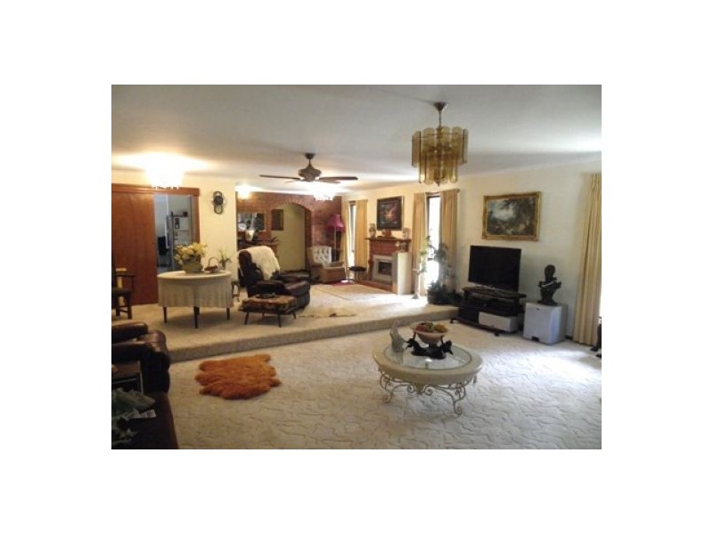 215 Ballarat, Creswick VIC 3363