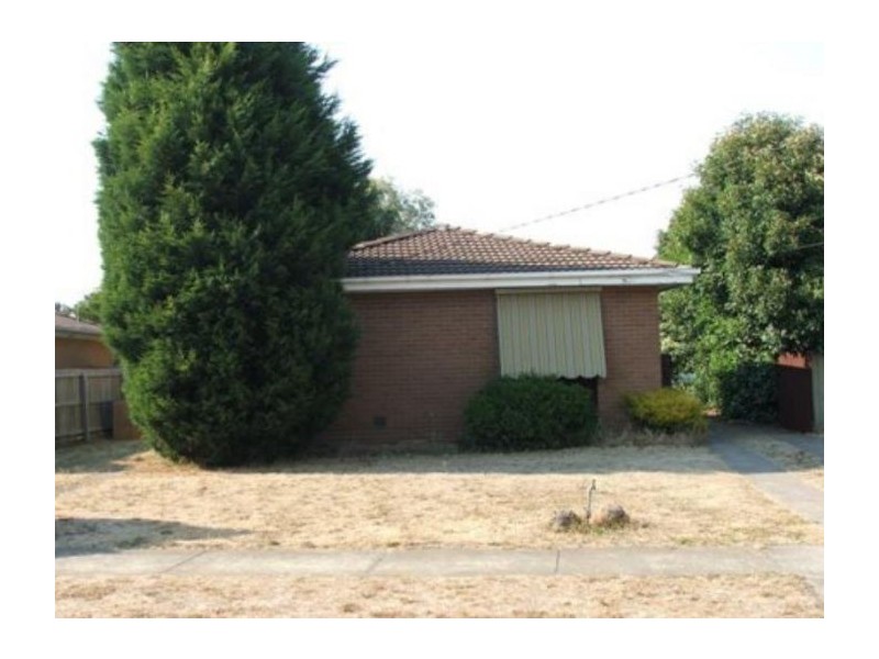 18 Willow Grove, Wendouree VIC 3355