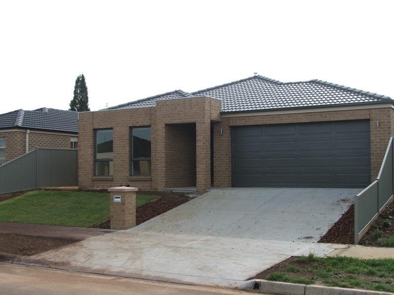 7 Rorey Street, Delacombe VIC 3356