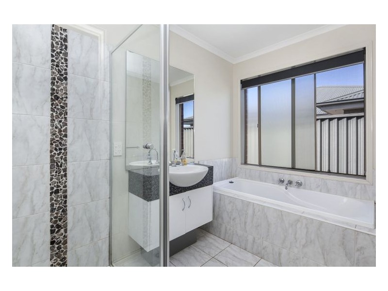 110 Wiltshire Lane, Delacombe VIC 3356