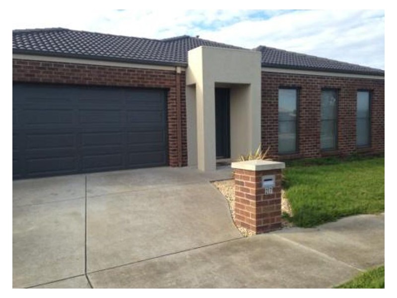 27 McKellar Drive, Miners Rest VIC 3352