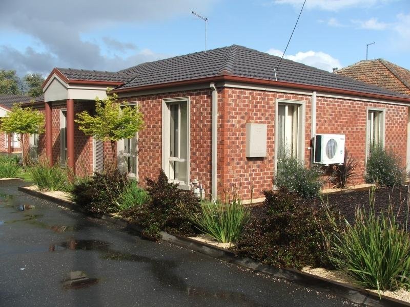 1/47-49 Beverin Street, Sebastopol VIC 3356