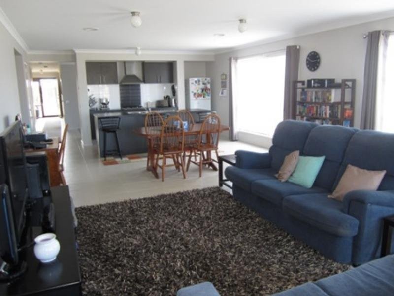 15 Macquarie Close, Delacombe VIC 3356