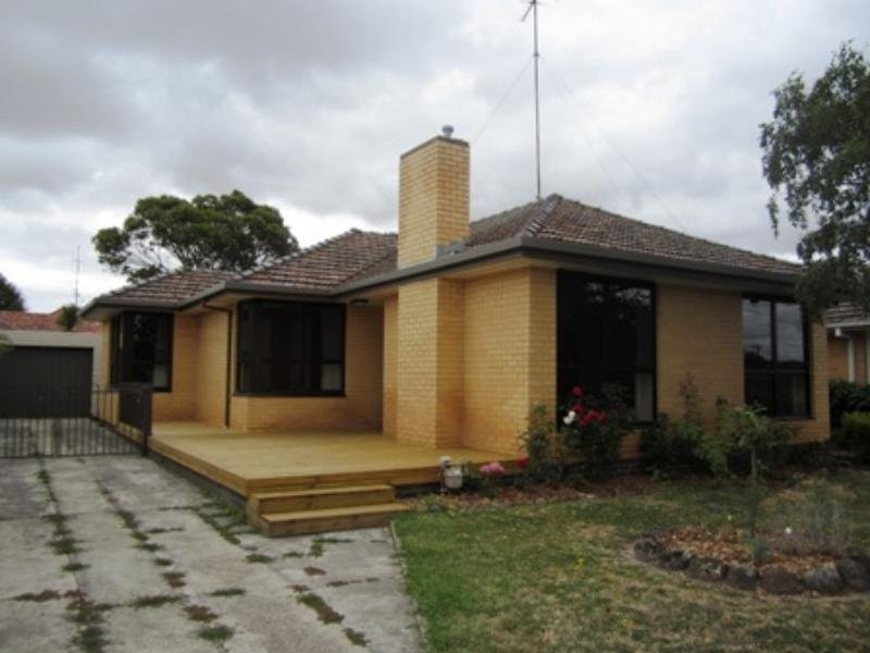 37 Pauls Crescent, Wendouree VIC 3355