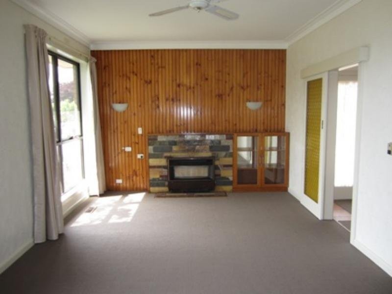 37 Pauls Crescent, Wendouree VIC 3355