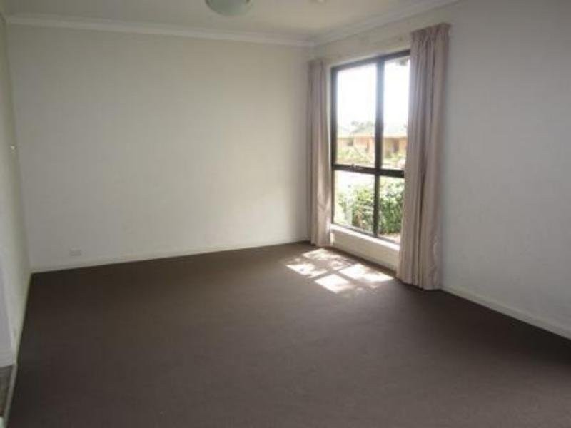 37 Pauls Crescent, Wendouree VIC 3355