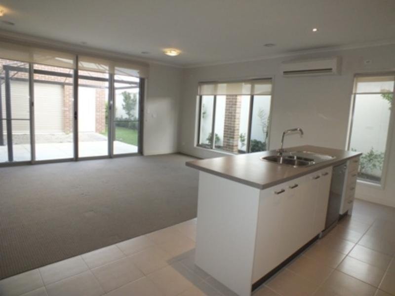 2 Amana Drive, Alfredton VIC 3350