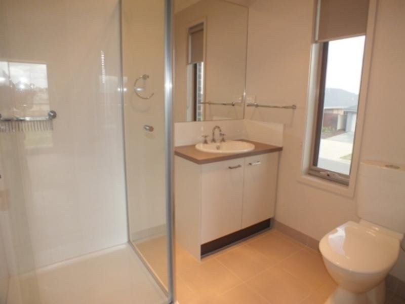 2 Amana Drive, Alfredton VIC 3350