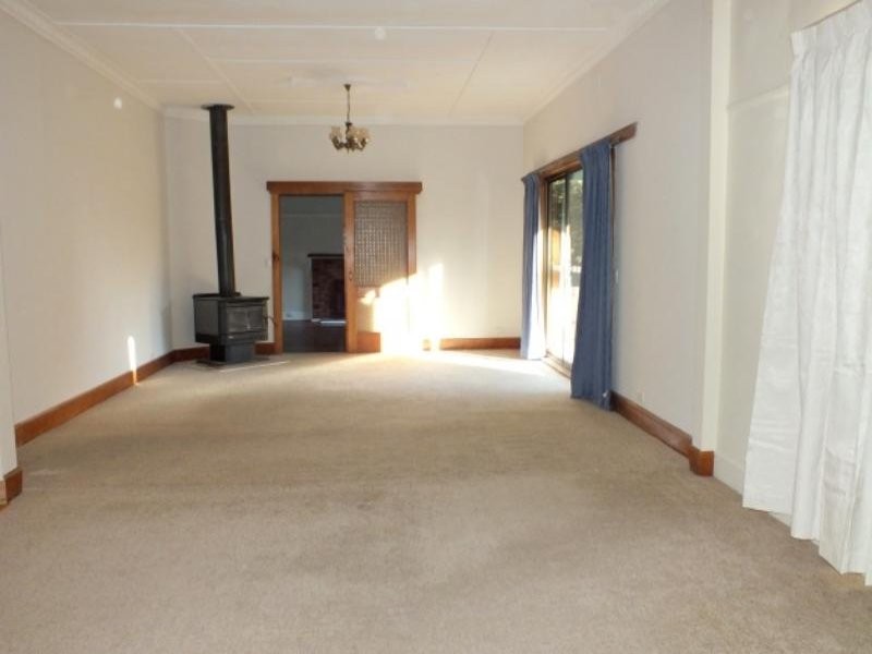 1305 Beaufort/Carngham Road, Beaufort VIC 3373