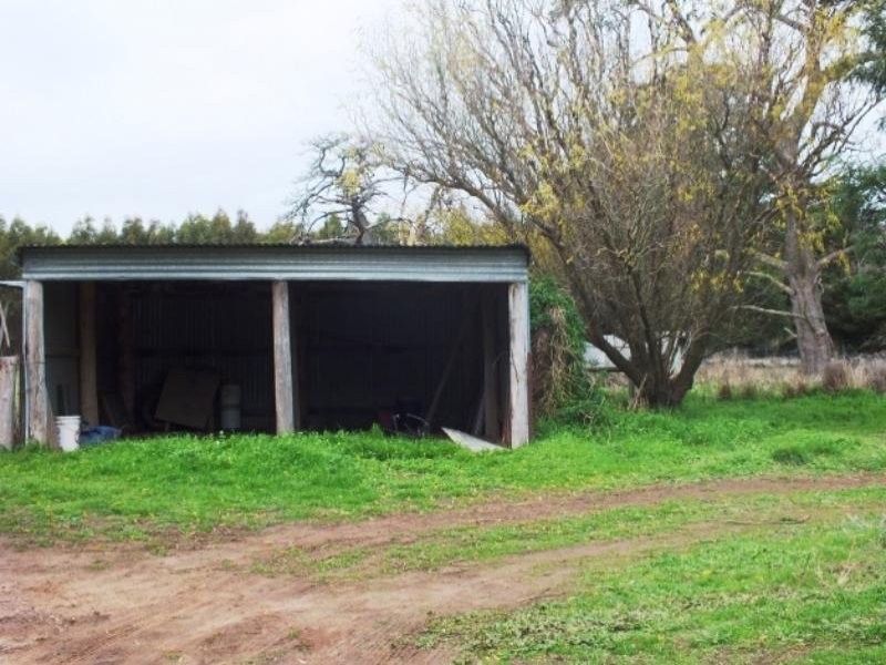 1305 Beaufort/Carngham Road, Beaufort VIC 3373