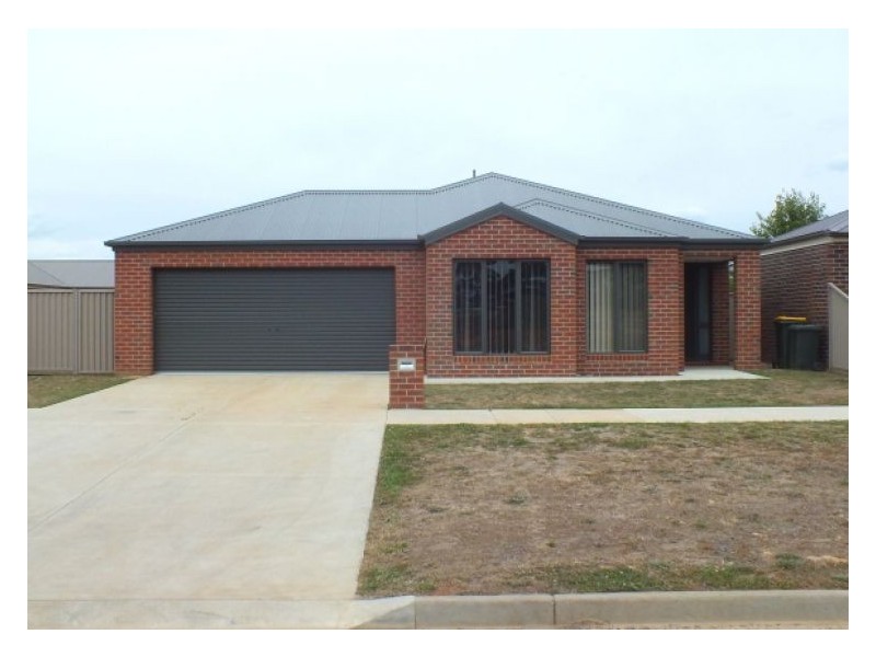 215 Kossuth Street, Sebastopol VIC 3356