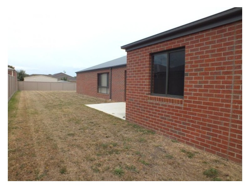 215 Kossuth Street, Sebastopol VIC 3356