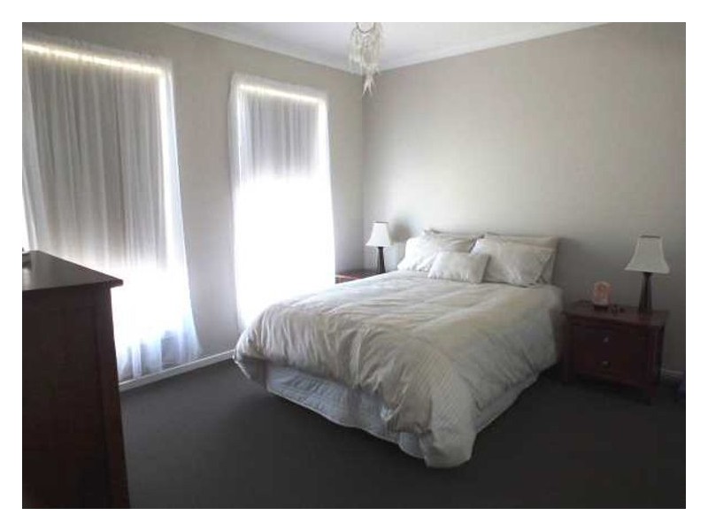 8 Malcolm Court, Brown Hill VIC 3350