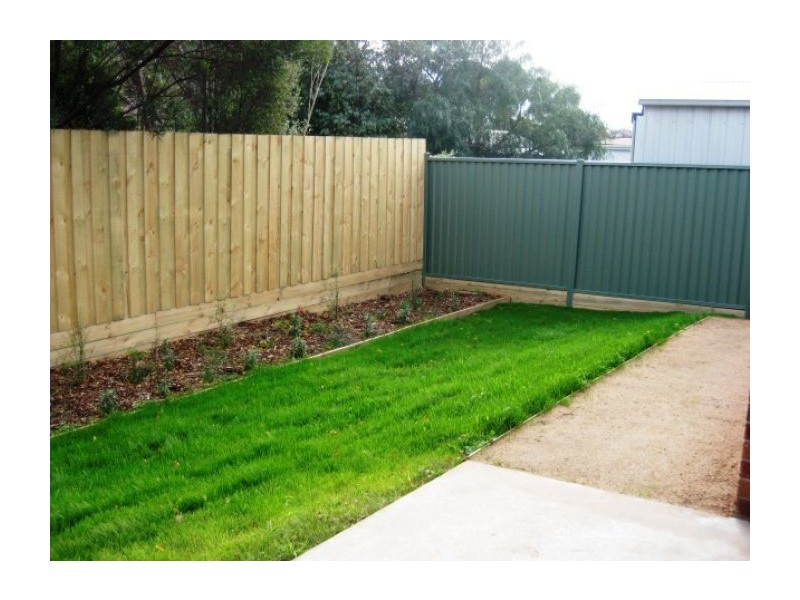 8 Malcolm Court, Brown Hill VIC 3350