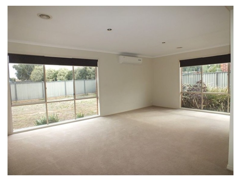 110 Wiltshire Lane, Delacombe VIC 3356