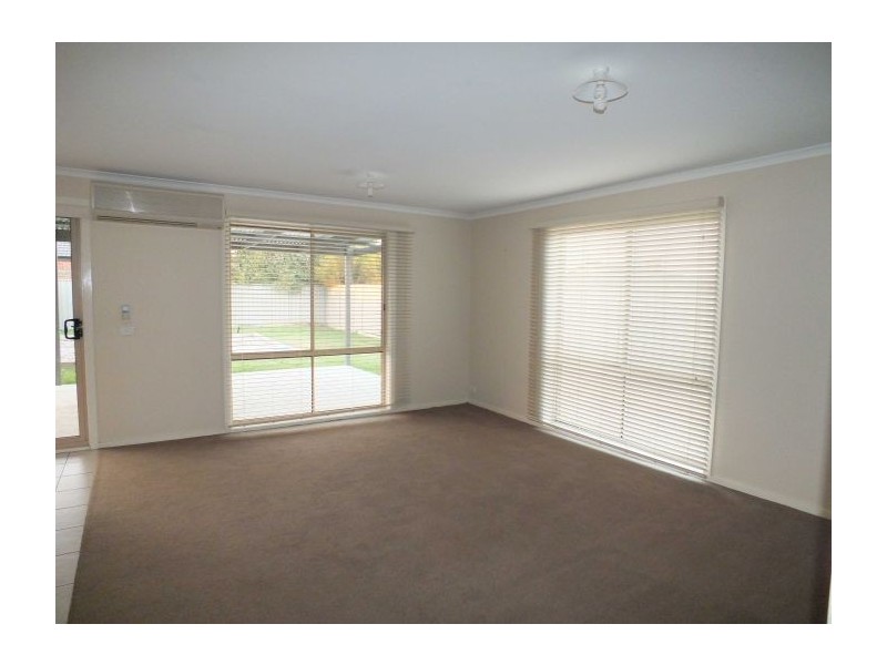 32 Greenhalghs Rd, Delacombe VIC 3356