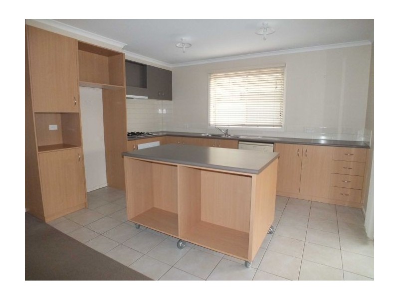 32 Greenhalghs Rd, Delacombe VIC 3356