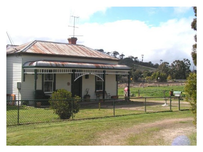 14 Burke St, Beaufort VIC 3373