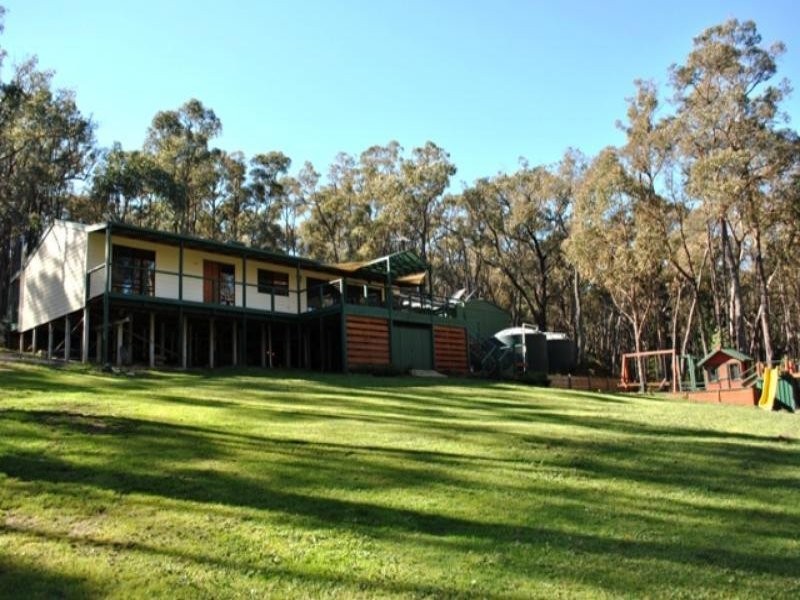 75 Howlett Rd, Ross Creek VIC 3351